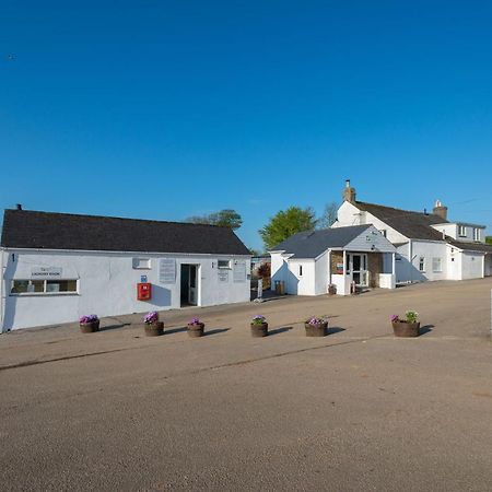 Beautiful Willow Lodge 67-4-6 Persons-Private Hot Tub-Pet Friendly-Tranquil Holiday Away From It All Yet Not Far To St Austell-The Holiday Home Has Two Bedrooms, Living & Dining Area, Equipped Kitchen -Decking-Al Fresco Dining-Fishing Lakes-Pet Frien Grampound Buitenkant foto
